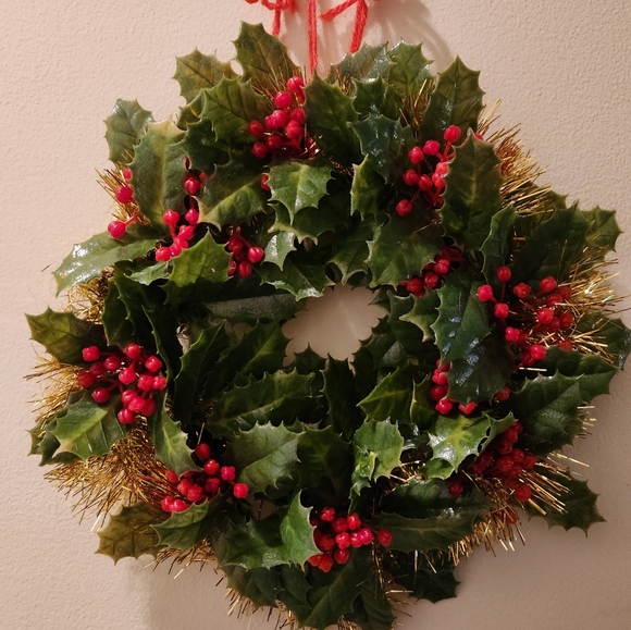 Vintage Plastic Christmas Holly & Berry Table Candle Holder Centerpiece Wreath - Picture 6 of 6